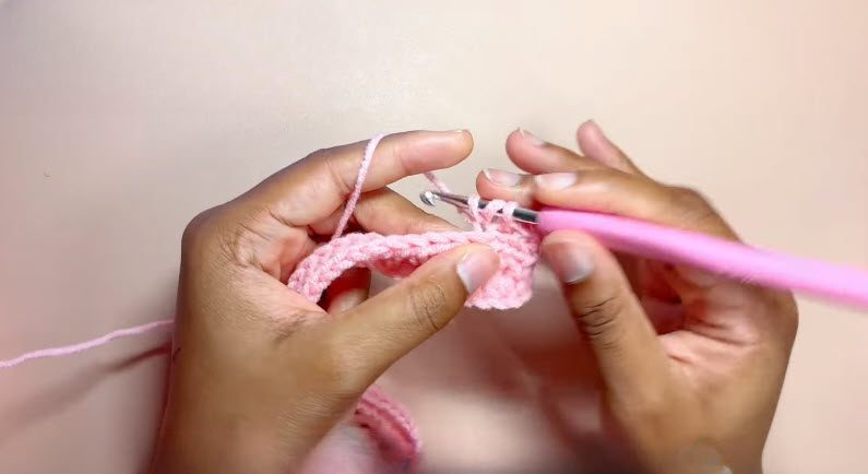 Crochet Puff Sleeve Top Pattern for Trendy Summer