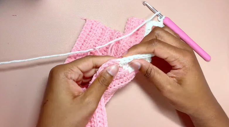 Crochet Puff Sleeve Top Pattern for Trendy Summer