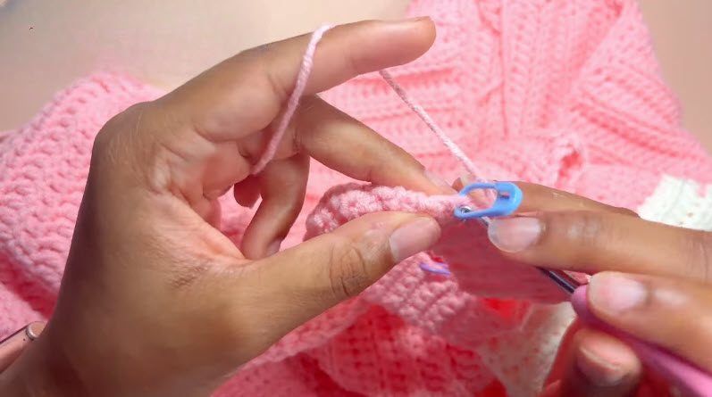Crochet Puff Sleeve Top Pattern for Trendy Summer